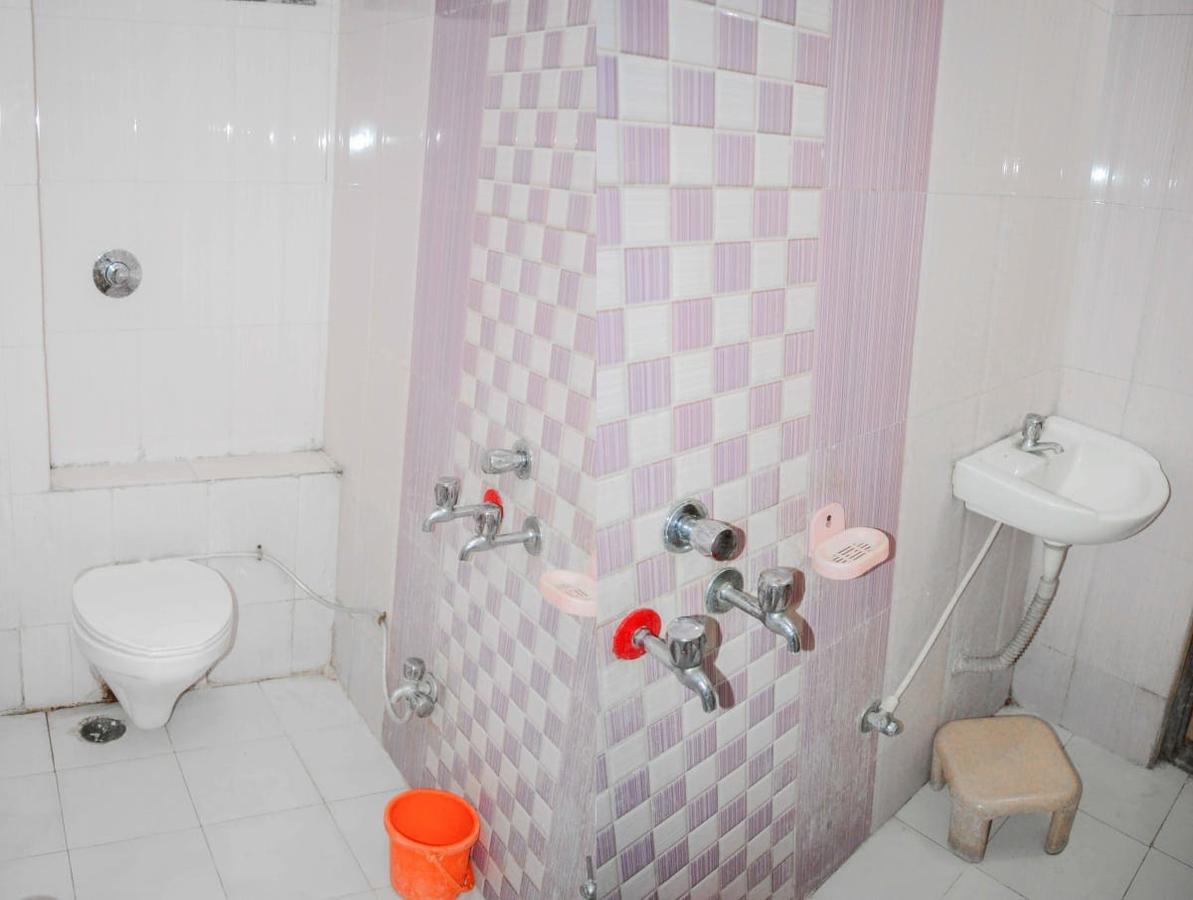 Hotel Gourav Palace Ширди Экстерьер фото